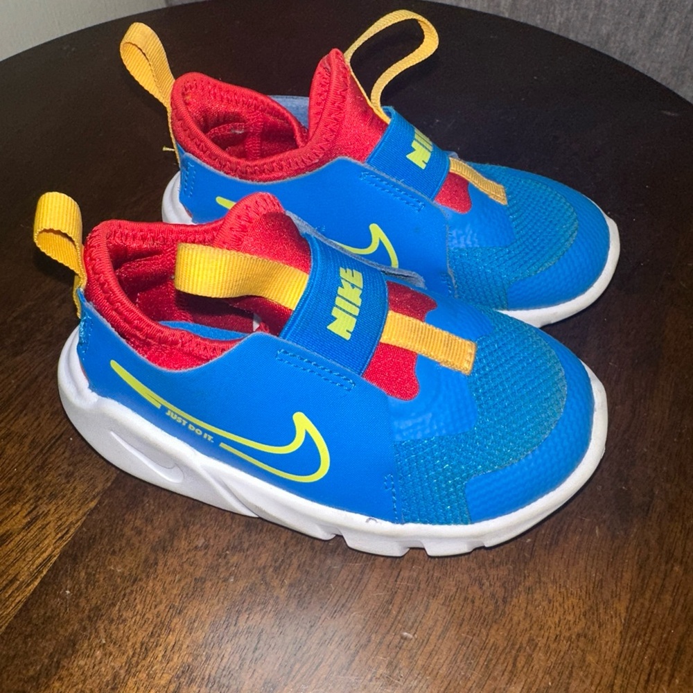 Nike flex runner Kids Blue and Yellow Shoes size 8c
